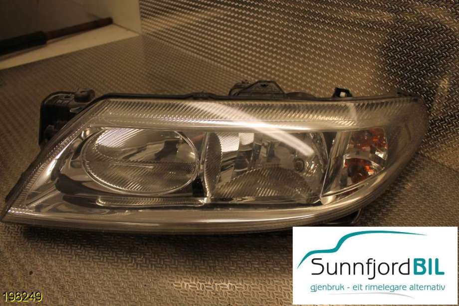 Frontlykt venstre halogen til Renault Laguna 2001-2005 (Type II, Fase 1) (RENAULT|8200002845|)