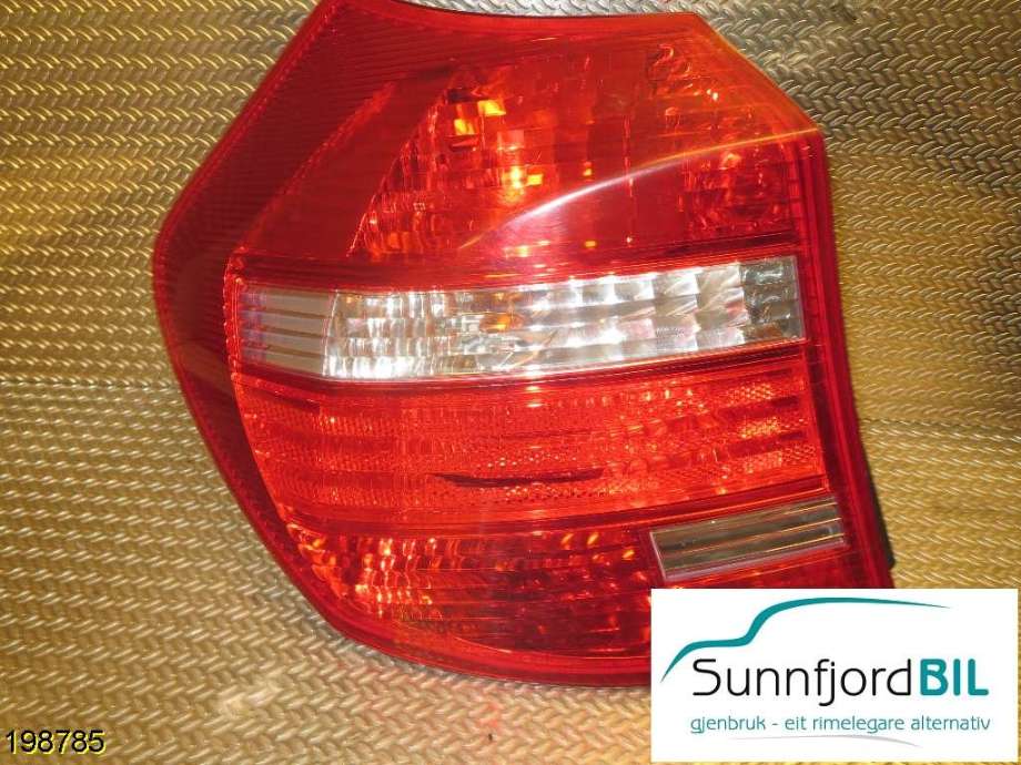 Baklykt venstre til BMW 1-Serie 2004-2011 (E81/E82/E87/E88) (E81/E82/E87/E88) (BMW|63 21 7 164 955|)