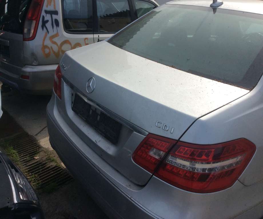 Bakluke sedan til Mercedes E-Klasse, 2013-2016 (Fase 2) (W212) (W212) (MERCEDES|A 212 750 09 75)