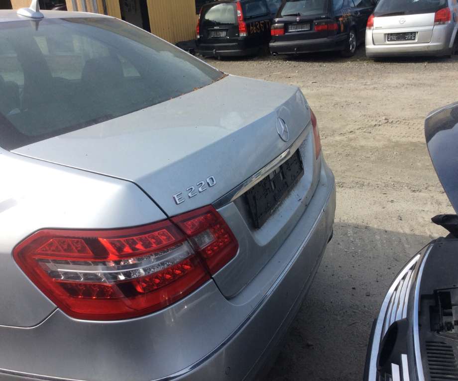 Bakluke sedan til Mercedes E-Klasse 2013-2016 (Fase 2) (W212) (W212) (MERCEDES|A 212 750 09 75|)