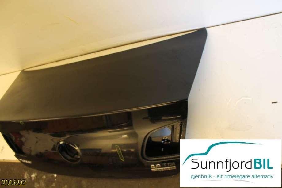 Bakluke sedan til VW Passat 2005-2010 (B6) (B6) (VOLKSWAGEN|3C5 827 025 H|)