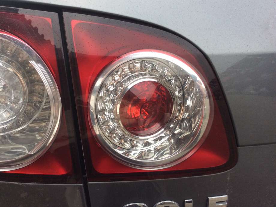 Baklykt venstre indre til VW Golf, Plus/Cross, 2005-2009 (Fase 1)  (VOLKSWAGEN|5M0945093J)