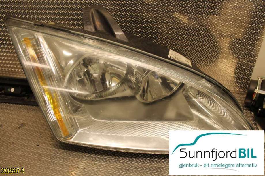 Frontlykt høyre halogen til Ford Focus, 2004-2007 (Type II, Fase 1)  (FORD|4M5113W029)