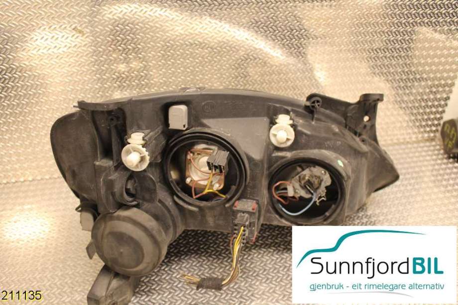 Frontlykt venstre halogen til Opel Combo C 2002-2011 (OPEL|13195923C|)