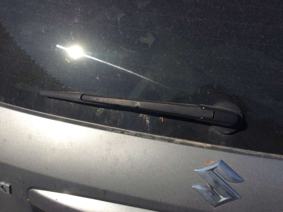 Viskerarm bakrute til Suzuki SX4, 2006-2009 (Type I, Fase 1)  (SUZUKI|)