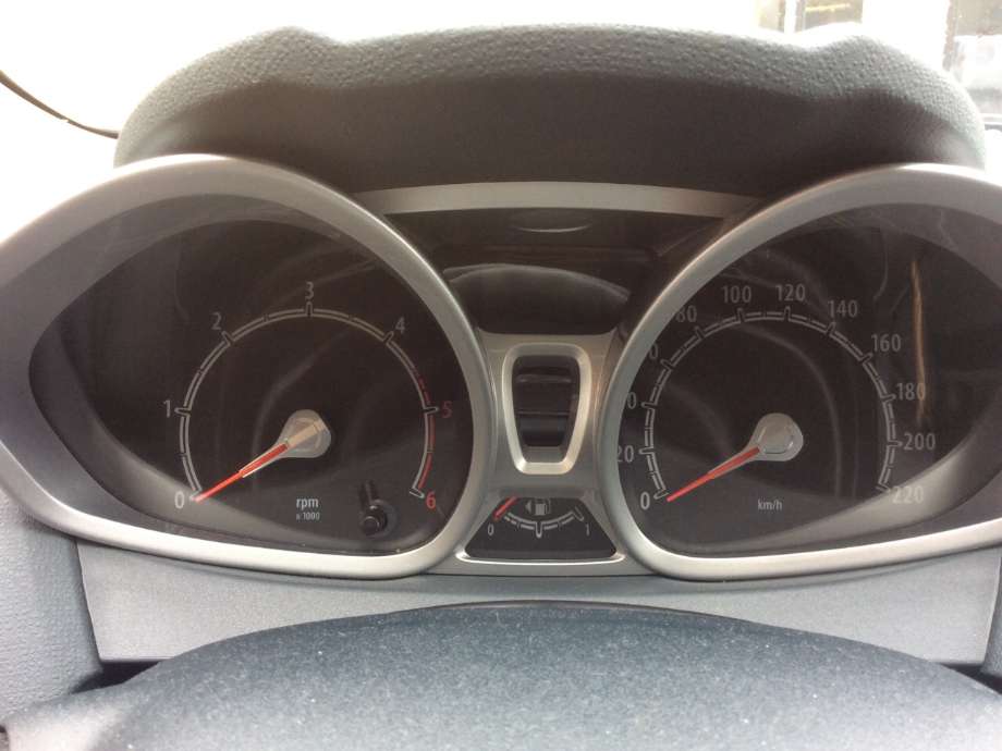 Instrumentpanel til Ford Fiesta, 2008-2012 (Type VI, Fase 1)  (FORD|8A6T10849GL)