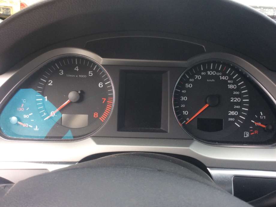 Instrumentpanel til Audi A6, 2005-2008 (Type III, Fase 1) (C6) (C6) (AUDI|4F0920931)