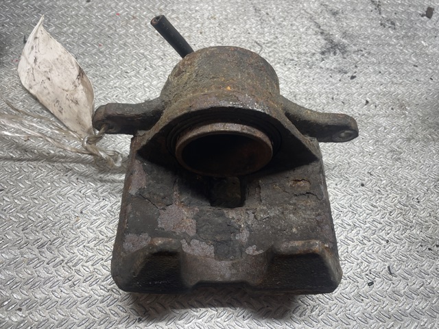 Bremsecaliper høyre foran til Toyota Hiace 2007-2012 (Fase 3)  (TOYOTA|)