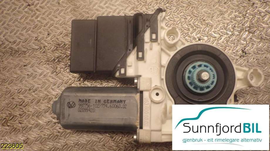 Ruteheis høyre til VW Golf VI 2008-2012  (VOLKSWAGEN|5K0959704C|)