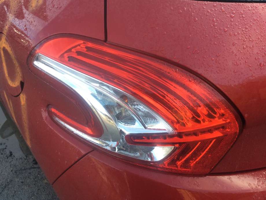 Baklykt venstre til Peugeot 208, 2012-2019 (Type I)  (9672628280)