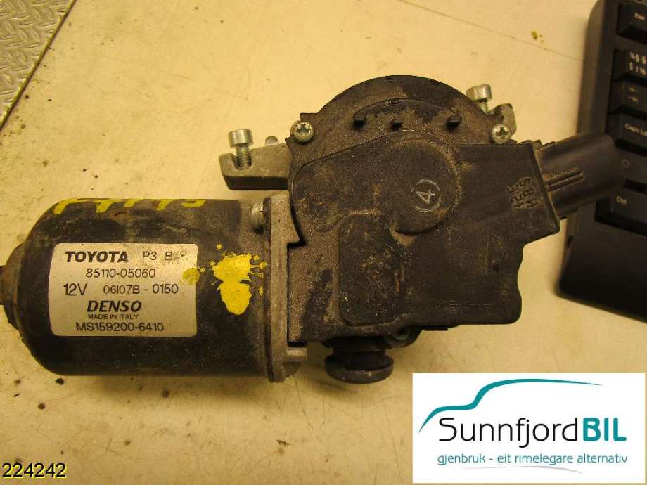 Viskermotor frontrute til Toyota Avensis, 2003-2008 (Type II) (TOYOTA|8511005060)