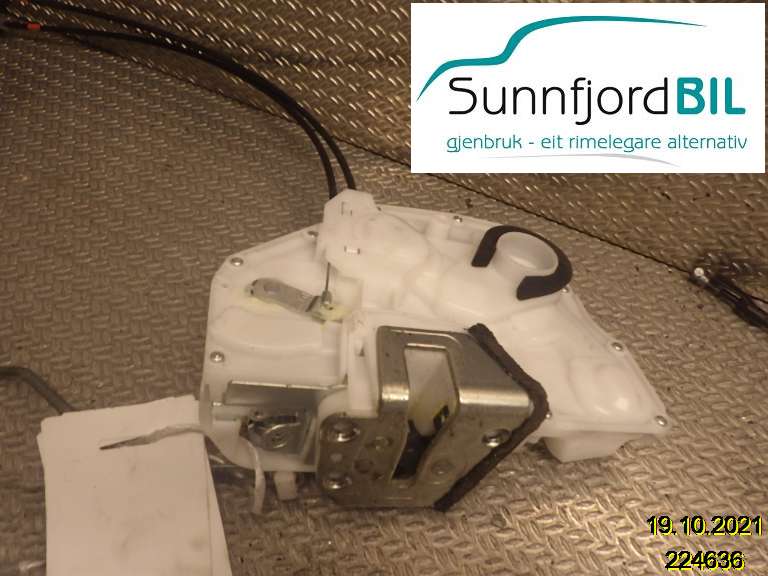 Låsekasse høyre til Suzuki SX4 2009-2013 (Type I, Fase 2)  (SUZUKI|8220161MA0|)