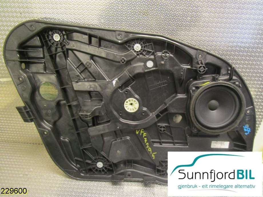 Ruteheis til Hyundai i40, 2012-2017  (HYUNDAI|11K170082)