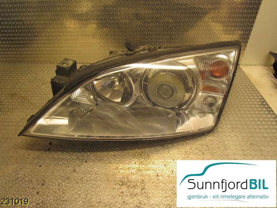 Frontlykt venstre xenon til Ford Mondeo 2001-2007 (Type III) (FORD|1S71-13006|)