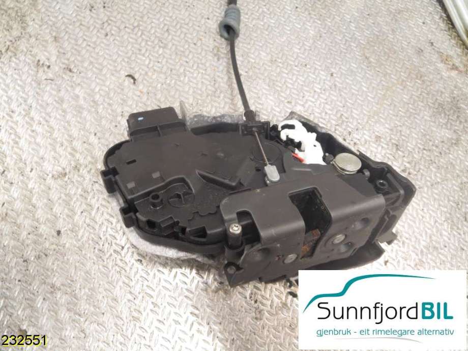 Låsekasse høyre til Volvo S40 2008-2012 (Type II, Fase 2) (VOLVO|30799333|)