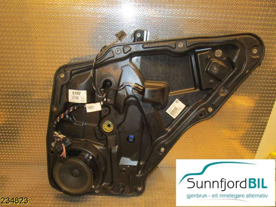 Ruteheis til VW Tiguan, 2011-2016 (Type I, Fase 2)  (VOLKSWAGEN|5N0839730K)