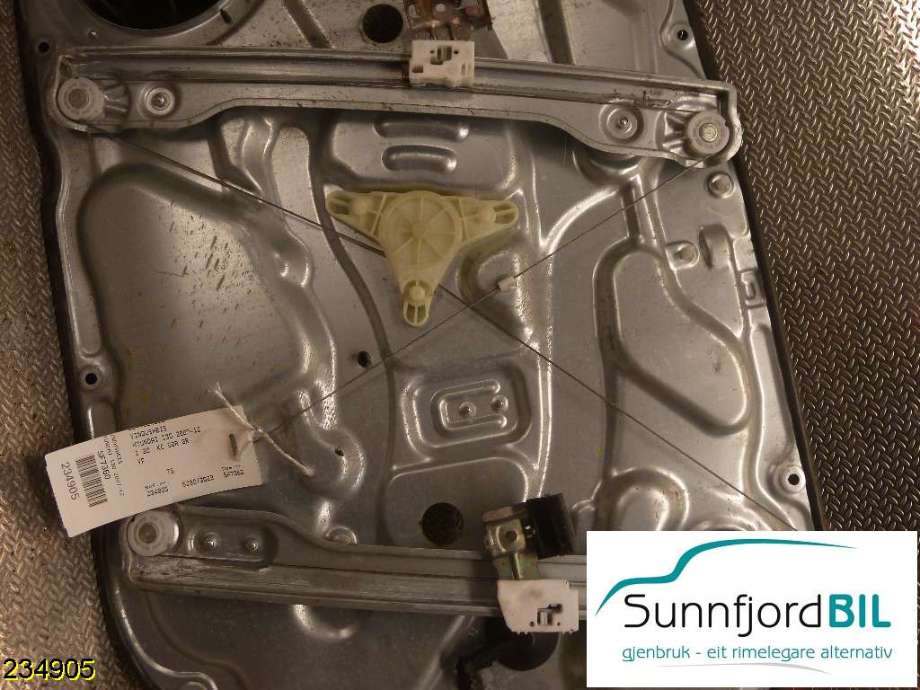 Ruteheis til Hyundai i30, 2007-2012 (Type I)  (HYUNDAI|824702R010)