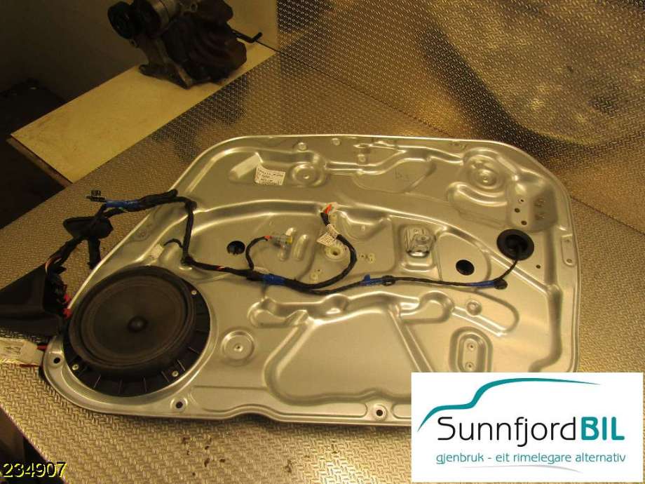 Ruteheis til Hyundai i30, 2007-2012 (Type I)  (HYUNDAI|82481 2R000)