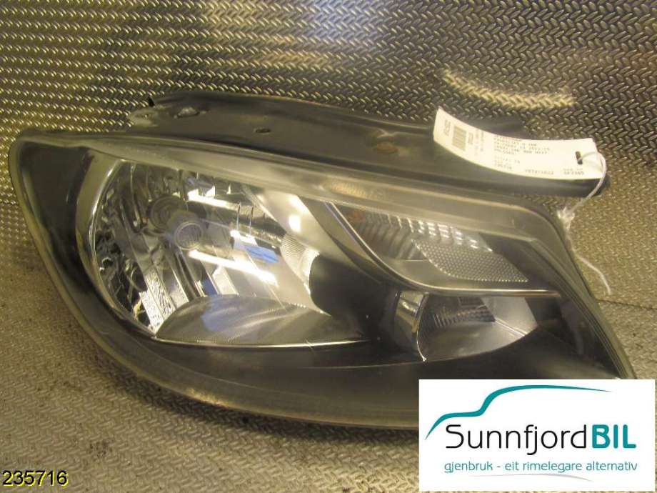 Frontlykt høyre halogen til VW Caddy 2010-2015 (Type III, Fase 2) (VOLKSWAGEN|2K5941006A|)