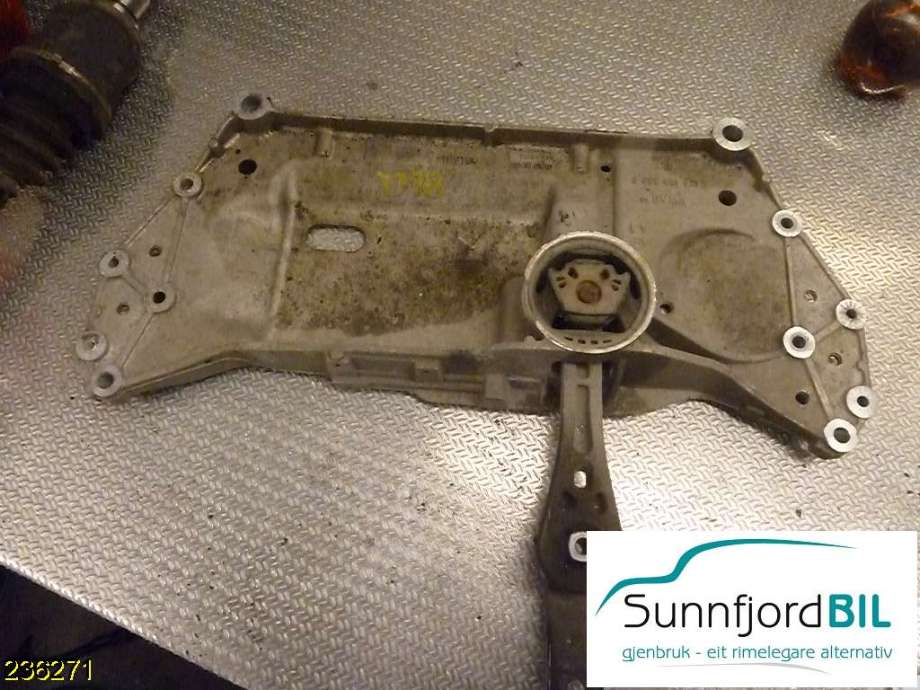 Travers foran hoved til VW Golf VI, 2008-2012  (VOLKSWAGEN|1K0199369F)