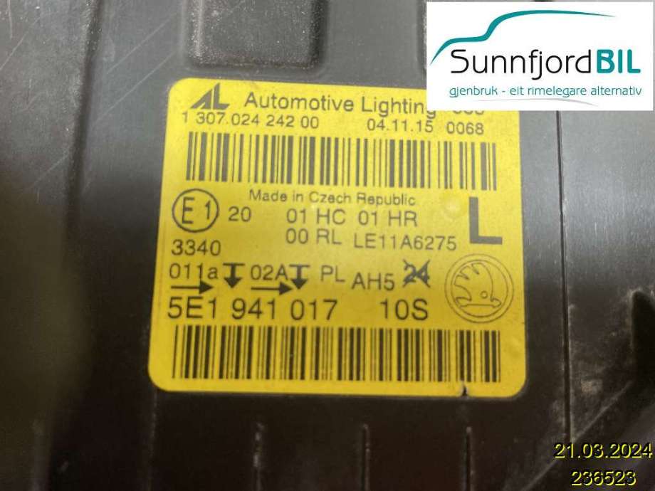 Frontlykt venstre halogen til Škoda Octavia, 2013-2016 (Type III, Fase 1)  (SKODA|5E1941017)
