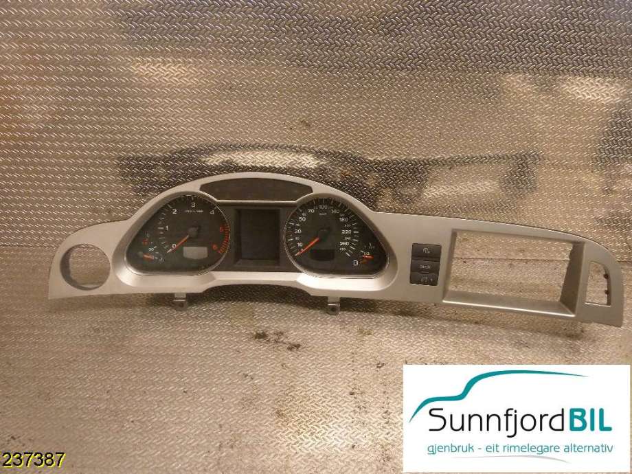 Instrumentpanel til Audi A6 2005-2008 (Type III, Fase 1) (C6) (C6) (AUDI|4F0920932|)