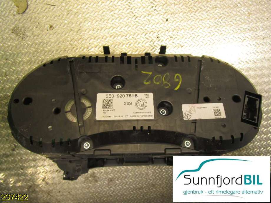 Instrumentpanel til Škoda Octavia 2013-2016 (Type III, Fase 1)  (SKODA|5E0920751B|)