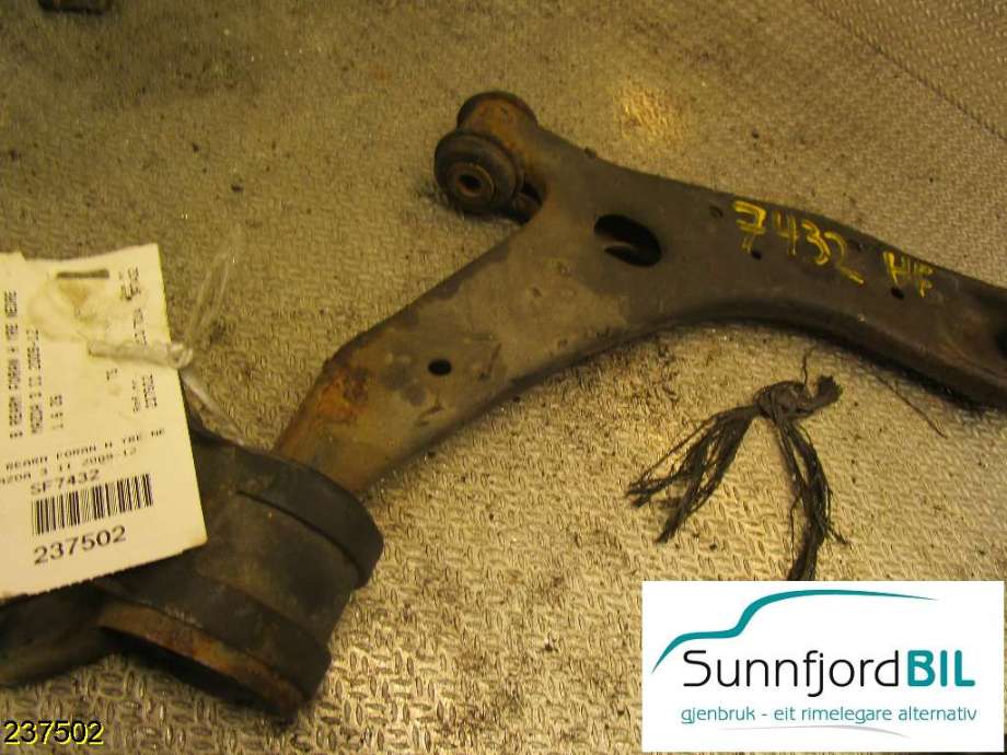 Bærebru høyre foran nedre til Mazda 3, 2009-2013 (Type II)  (MAZDA|)