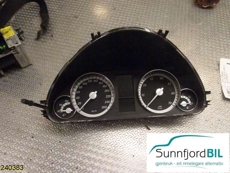 Instrumentpanel til Mercedes C-Klasse 2004-2007 (Fase 2) (W203) (W203) (MERCEDES|A2035403548|)
