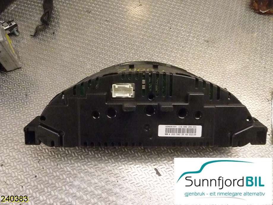 Instrumentpanel til Mercedes C-Klasse 2004-2007 (Fase 2) (W203) (W203) (MERCEDES|A2035403548|)
