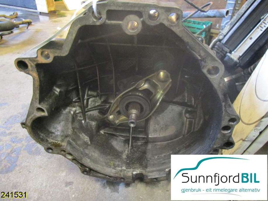 Girkasse manuell 6-trinn til Audi A6, 2005-2008 (Type III, Fase 1) (C6) (C6) (AUDI|01X300044H)