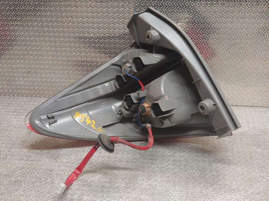 Baklykt høyre til Toyota Verso-S 2011-2015 (COMBI) (COMBI) (TOYOTA|8155152660|81551-52660|)