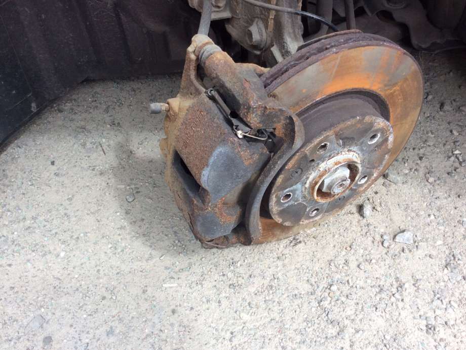 Bremsecaliper venstre foran til Suzuki Vitara, 2015-->> (Type IV)  (SUZUKI|55102-61M01-999)