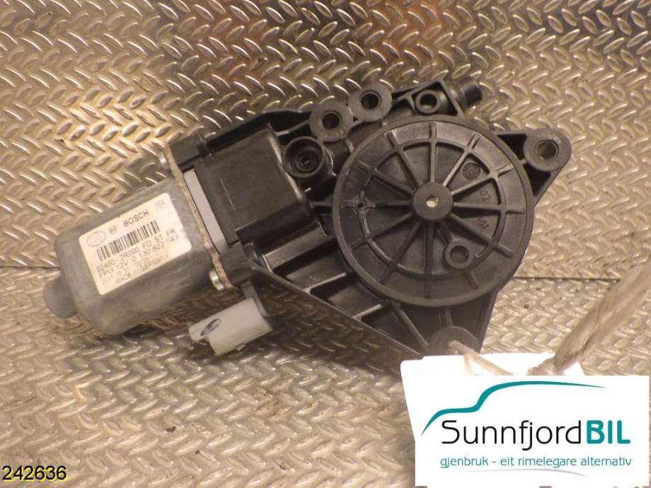 Ruteheis høyre til Hyundai i30, 2007-2012 (Type I)  (HYUNDAI|824602R000)