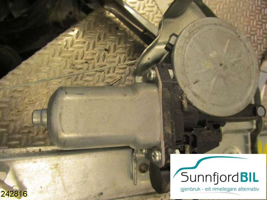 Ruteheis venstre til Suzuki Grand Vitara, 2005-2015 (Type III)  (SUZUKI|)