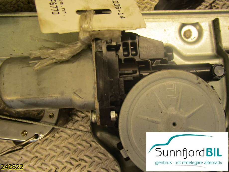 Ruteheis høyre til Suzuki Grand Vitara, 2005-2015 (Type III)  (SUZUKI|)