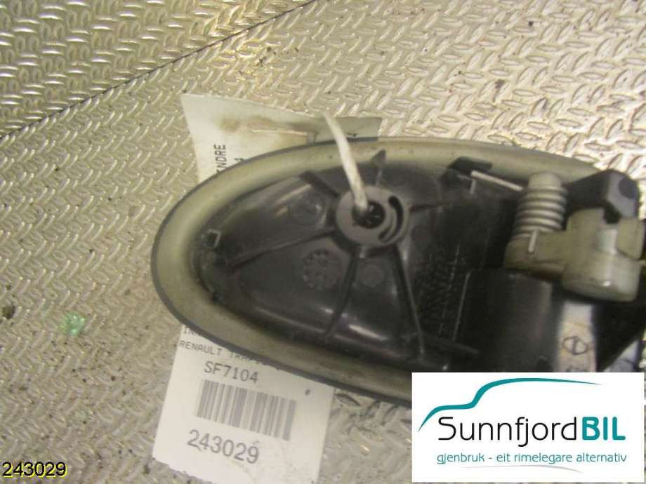 Dørhåndtak inv venstre til Renault Trafic 2001-2006 (RENAULT|8200028994||99035201)