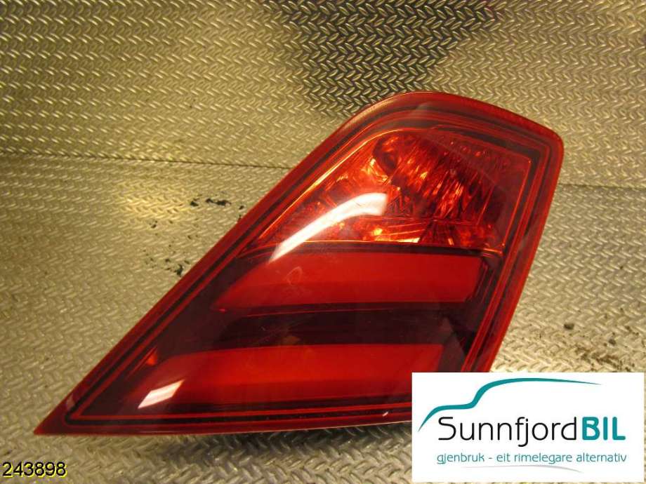Baklykt venstre indre til Peugeot 308 2013-2021 (Type II)  (PEUGEOT|9677818380|)