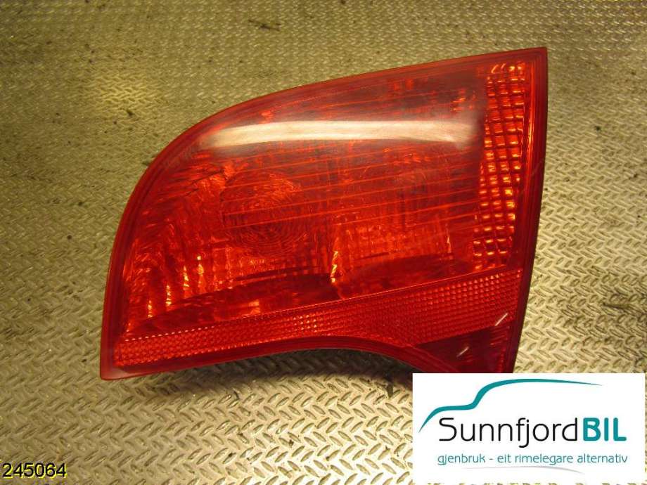 Baklykt høyre indre til Audi A4 2004-2008 (Type III) (B7) (B7) (AUDI|8E9945094|)