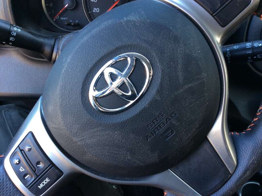 Airbag rattpute til Toyota Yaris, 2012-2014 (Type III, Fase 1)  (TOYOTA|451300D630C1)