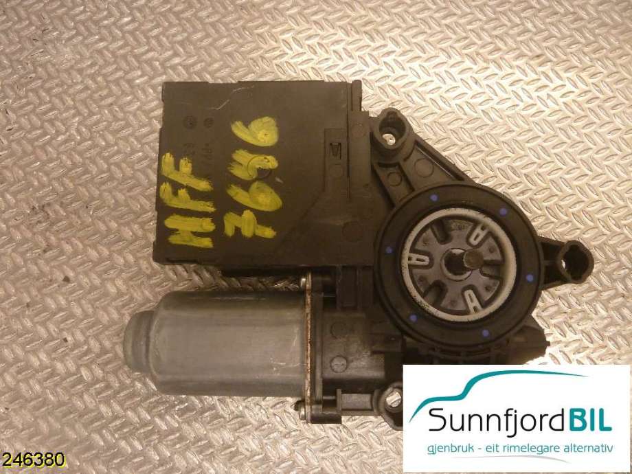 Ruteheis høyre til VW Caddy, 2010-2015 (Type III, Fase 2)  (VOLKSWAGEN|5K0959792)