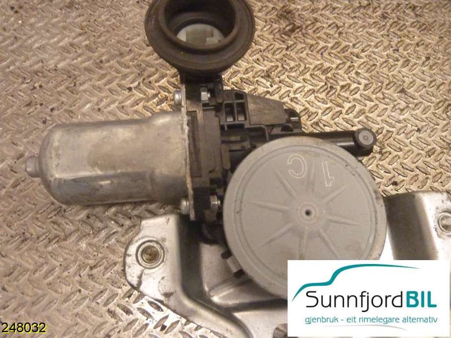 Ruteheis venstre foran til Suzuki Swift, 2005-2010  (SUZUKI|)