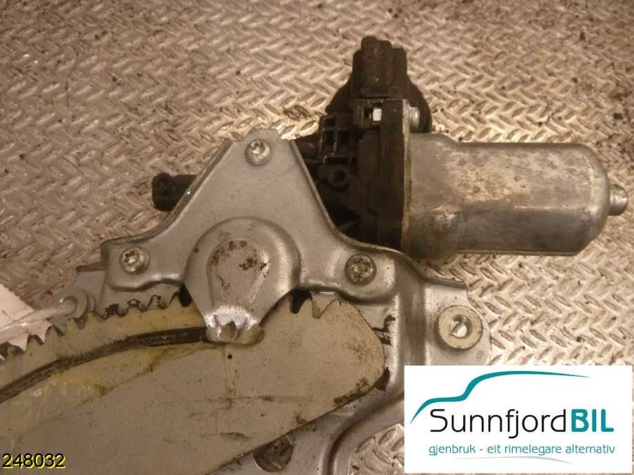 Ruteheis venstre foran til Suzuki Swift 2005-2010  (SUZUKI|)