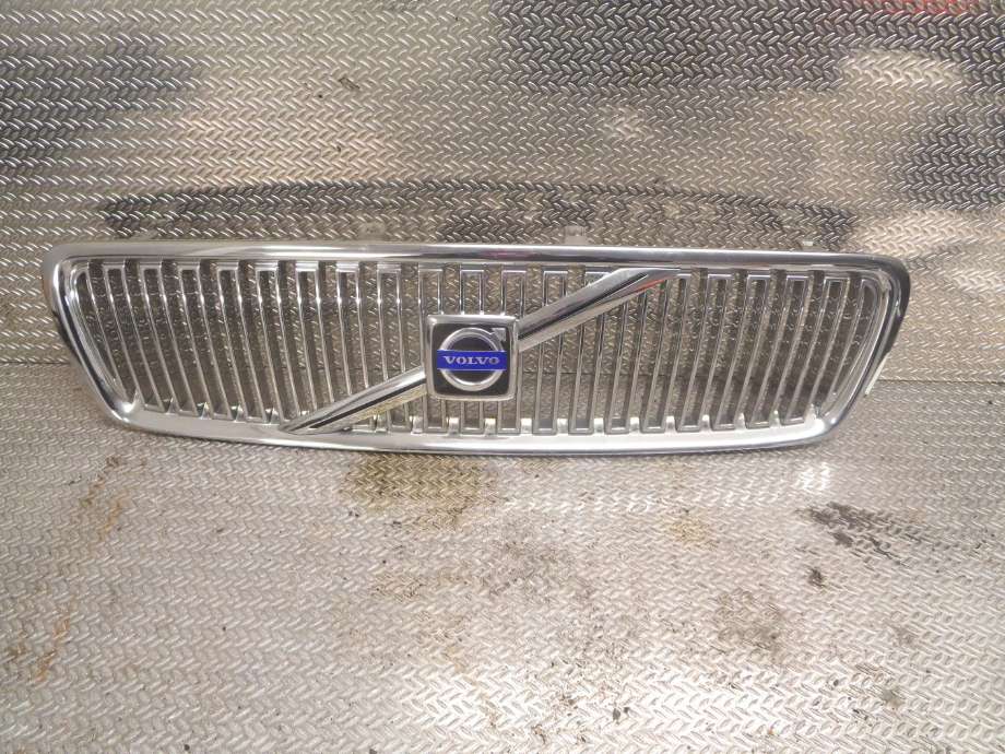 Grill til Volvo V70 2000-2004 (Type II, Fase 1) (VOLVO|)