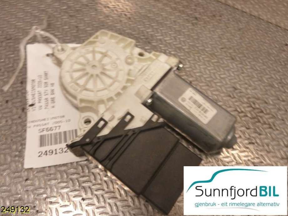 Ruteheis høyre bak til VW Passat 2005-2010 (B6) (B6) (VOLKSWAGEN|1K0959704P|)