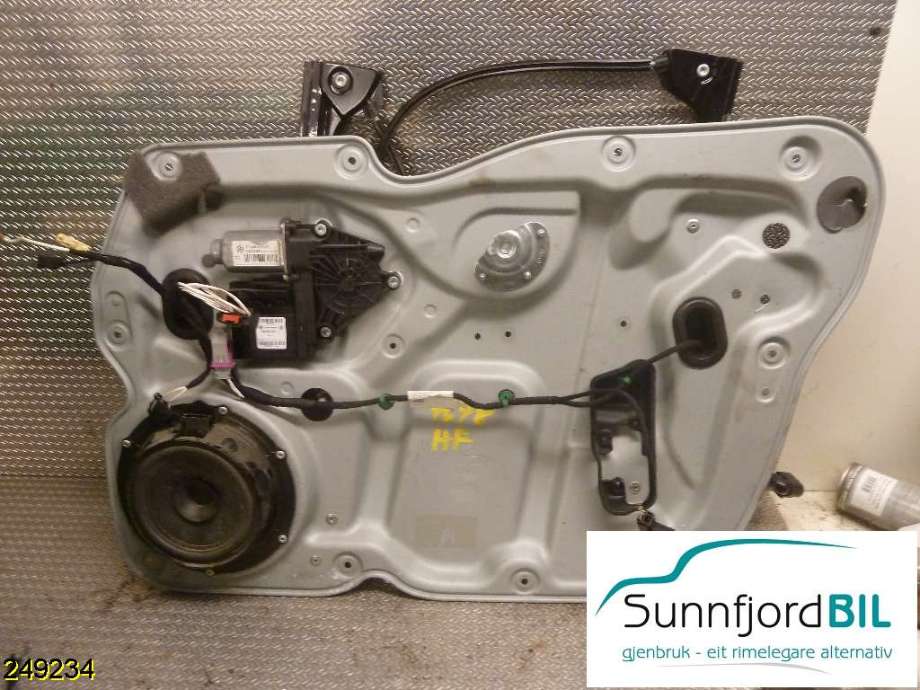 Ruteheis høyre til VW Caddy, 2010-2015 (Type III, Fase 2)  (VOLKSWAGEN|1T0959702R)