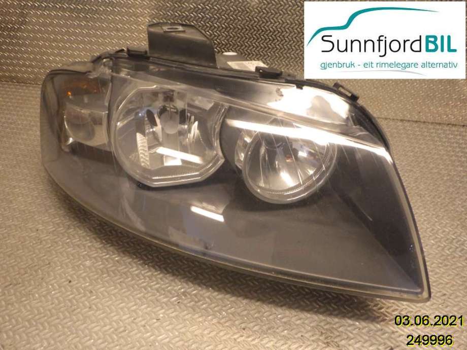 Frontlykt høyre halogen til Audi A3, 2003-2008 (Type II, Fase 1)  (AUDI|8P0941004R)