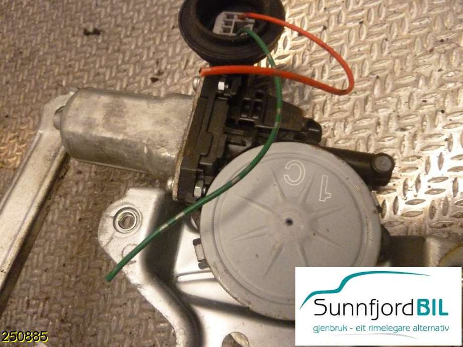 Ruteheis venstre foran til Suzuki Swift 2005-2010  (SUZUKI|2621003380|8356063J00|)