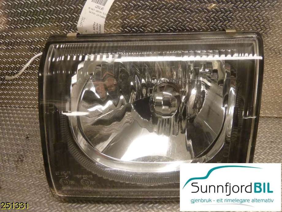 Frontlykt venstre halogen til Mitsubishi Pajero 2000-2006 (Type III) (MITSUBISHI|MR391879|)