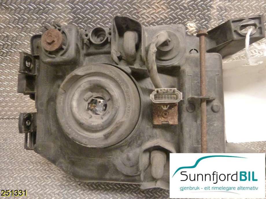 Frontlykt venstre halogen til Mitsubishi Pajero 2000-2006 (Type III) (MITSUBISHI|MR391879|)